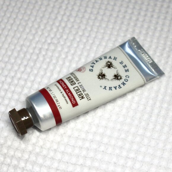 NWT Savannah Bee Company Honey Almond Beeswax and Royal Jelly Hand Cream - Picture 3 of 4